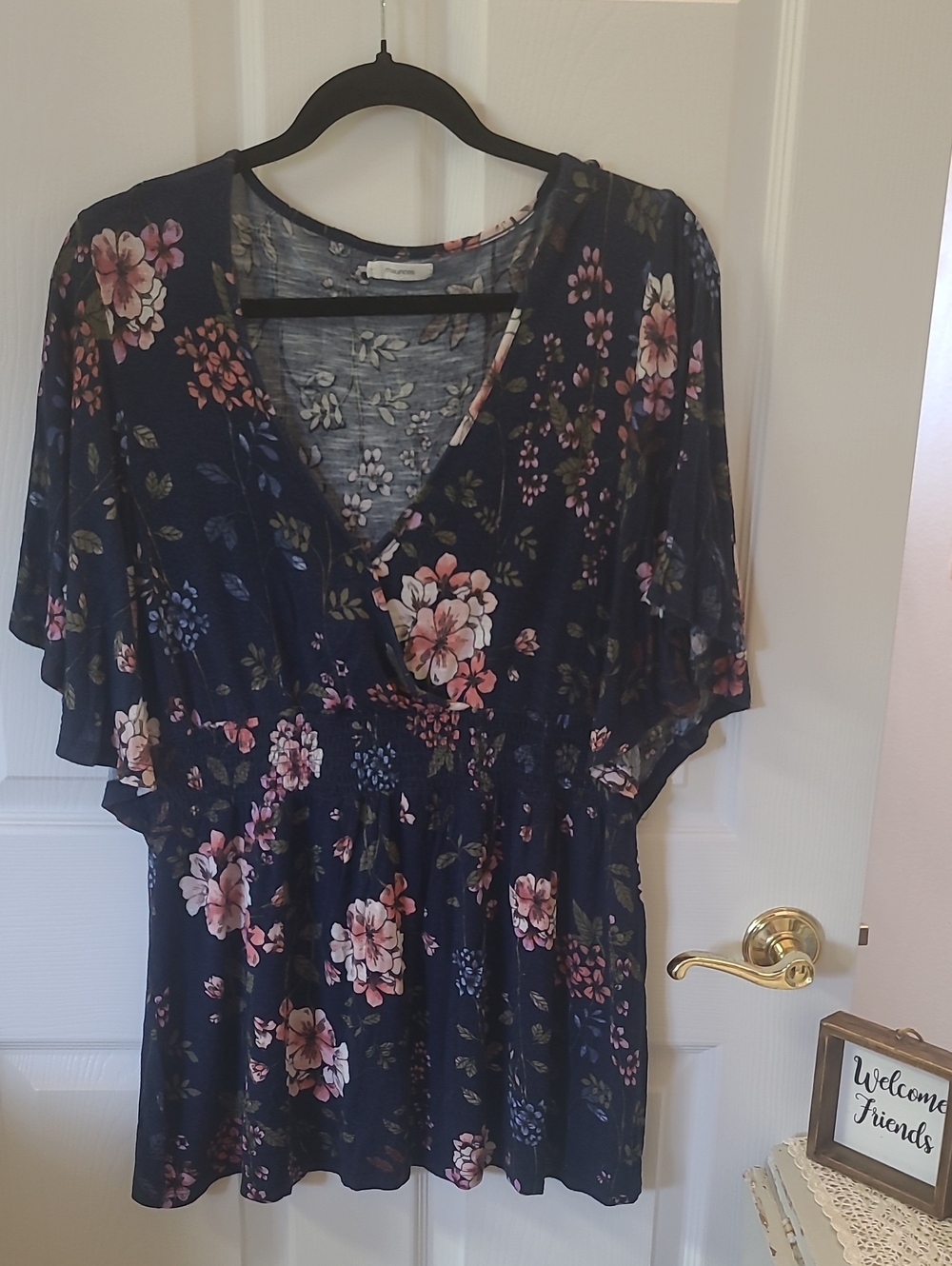 Maurices Navy Floral Top with Pink and Cream Accents.  Bin 6